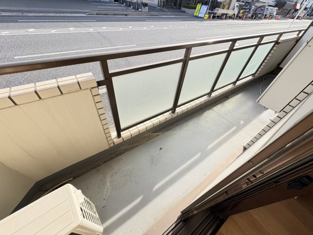 新潮通り一番館のバルコニー