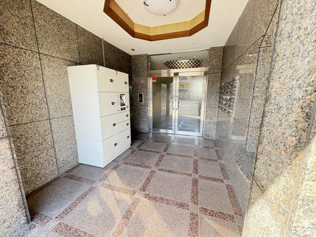 新潮通り一番館のエントランス