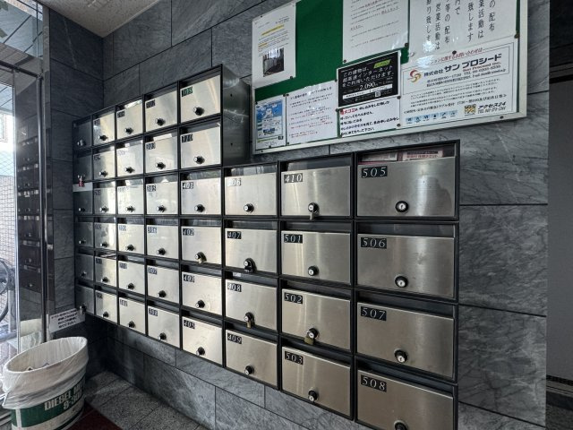 アスカマンションのエントランス