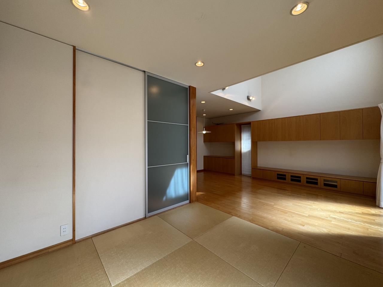 高知市百石町１丁目　中古戸建の居間・リビング