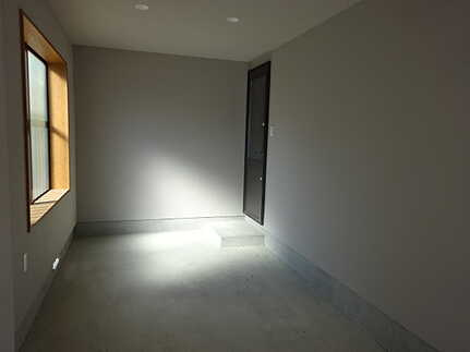 広島市南宇品海岸2丁目　中古一戸建ての駐車場