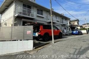 プレジール太田の駐車場