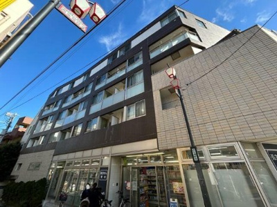 【外観】 | パークフラッツ永福町 | 鉄筋コンクリート造のがっちりとした建物。