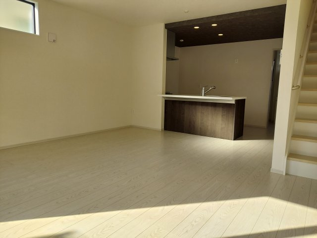 宝塚市中山桜台2丁目新築一戸建の居間・リビング