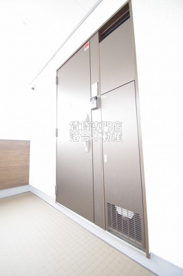 【エントランス】 | リブリ・プランドールＳＡＧＡＭＩ | 清潔なエントランス