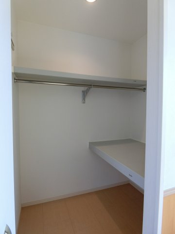 ルミエールＴの収納|イメージ101号室の写真