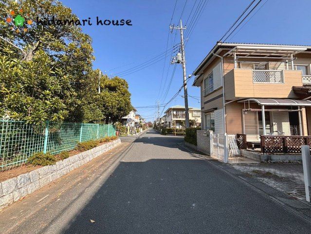 鴻巣市中央　中古戸建の前面道路含む現地写真