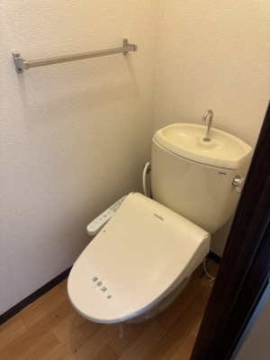 【トイレ】 | シオン花咲 | ※同タイプの別の部屋の写真です。