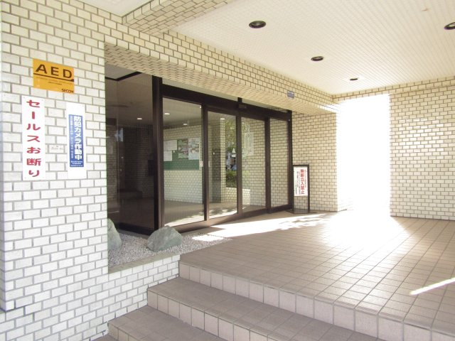 ハイツ越谷のエントランス