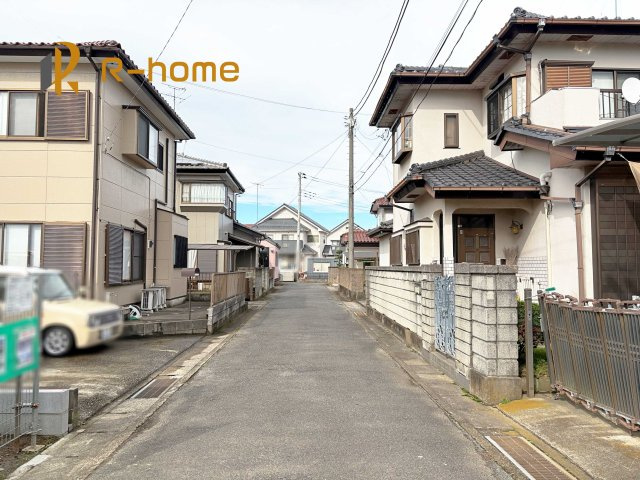 常総市東野原第1　新築戸建て　1号棟の前面道路含む現地写真|『今から見たい！』大歓迎です♪
お気軽にＲ－ｈomeまでお問い合わせください。