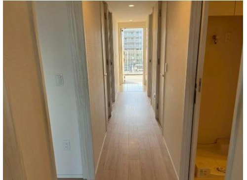 ジオ西宮北口ガーデンズ NE棟の玄関