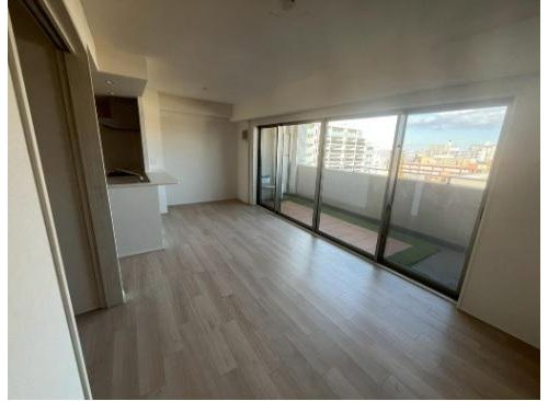 ジオ西宮北口ガーデンズ NE棟の居間・リビング