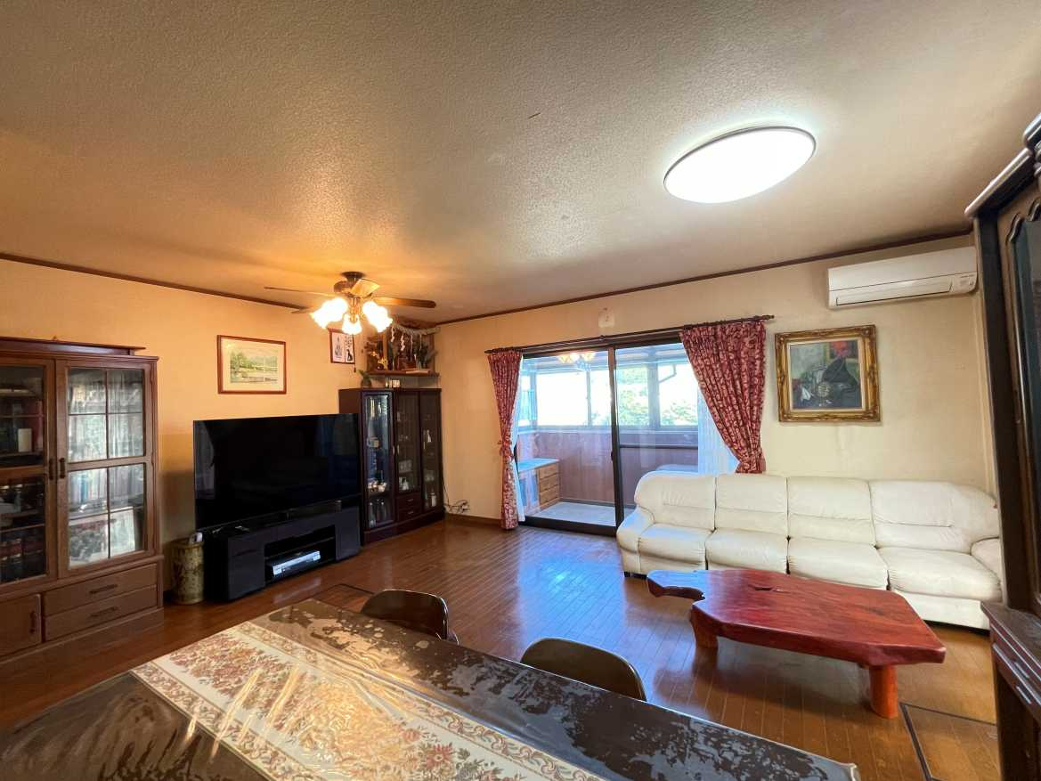 あきる野市留原　中古戸建の居間・リビング