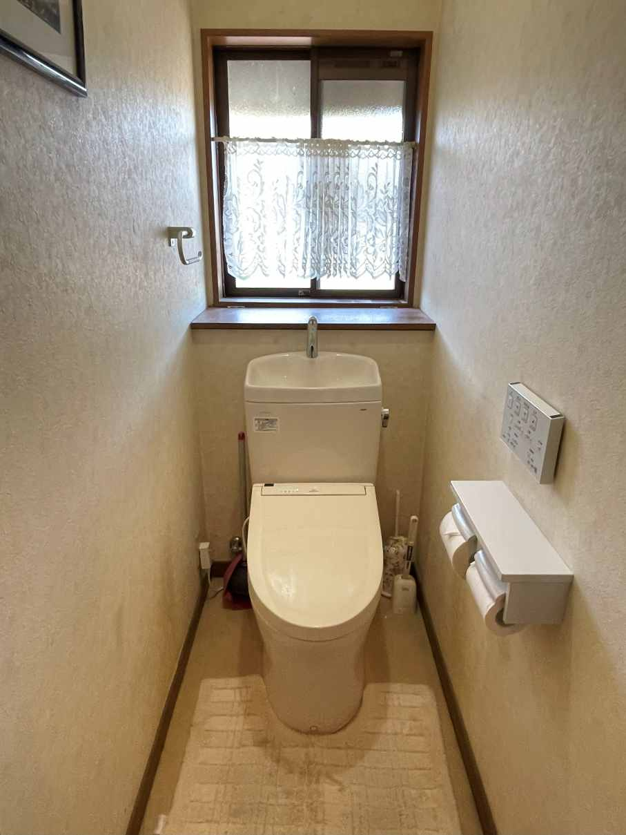 あきる野市留原　中古戸建のトイレ|２階トイレ