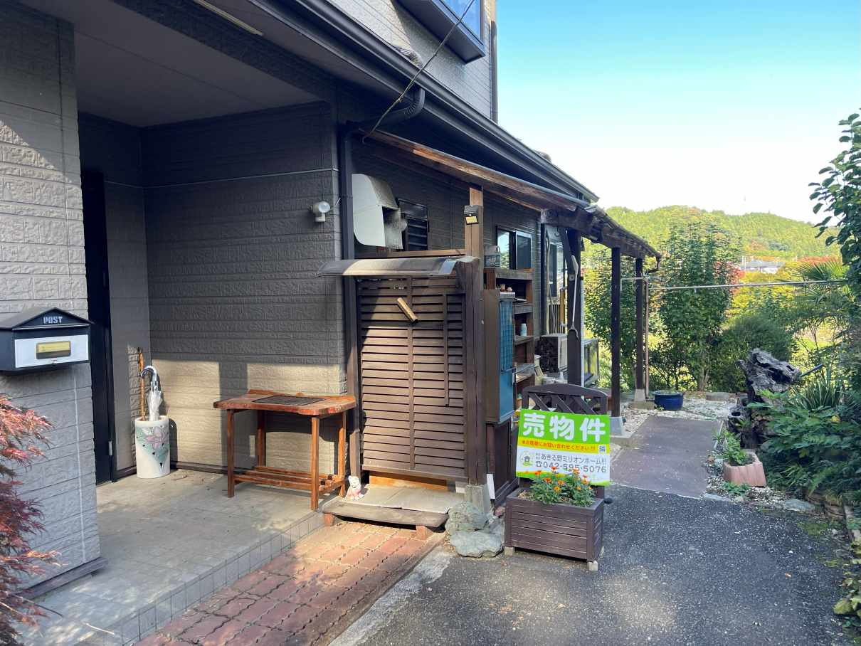 あきる野市留原　中古戸建のエントランス