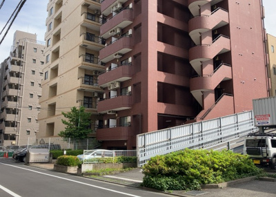 【外観】 | レジェンド相模原 | マンションの外観は非常に重要なポイントです！外観の善し悪しは資産価値に大きな影響を与えます。外観のいいマンションを購入することで、高値で売却がしやすく、買い手が見つかりやすいというメリットがあります。