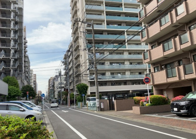 【展望】 | レジェンド相模原 | 眺望を気にして物件を探す場合、前面に建物が建っていないか現地で確認しましょう！前面に建物があると景色はもちろん、日当たりや風通しにも影響が出てきます。住んだ時のことを想像しながら現地見学をしましょう。