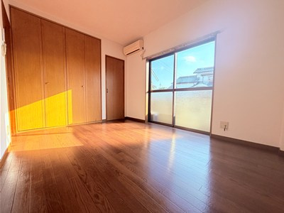 サンヒルズYの洋室