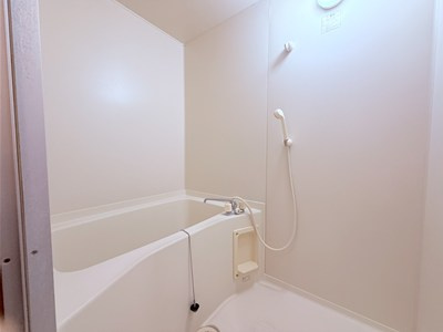 サンヒルズYの浴室