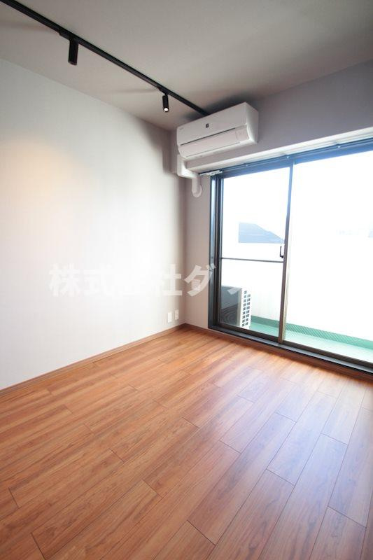 コスモ横浜保土ケ谷の洋室