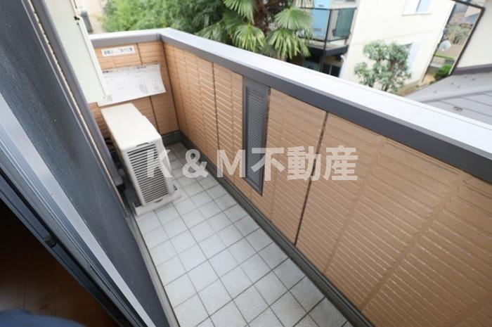 シャレー馬橋のバルコニー|落ち着いた時間を過ごせるバルコニーです