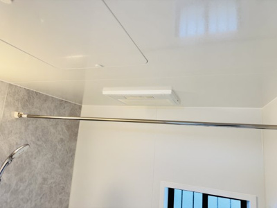 【冷暖房・空調設備】 | 市川市須和田２丁目新築戸建【真間小学校：8分】 | 雨の日も安心の浴室乾燥機つき