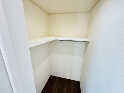 【収納】 | 市川市須和田２丁目新築戸建【真間小学校：8分】 | 7.12帖寝室・ウォークインクローゼット