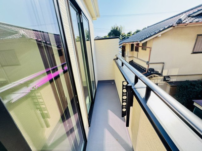 【バルコニー】 | 市川市須和田２丁目新築戸建【真間小学校：8分】 | 南向きワイドバルコニー・日当たり良好♪