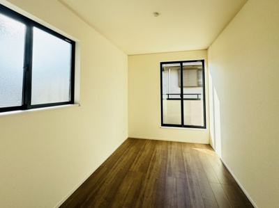 【洋室】 | 市川市須和田２丁目新築戸建【真間小学校：8分】 | 6.43帖洋室