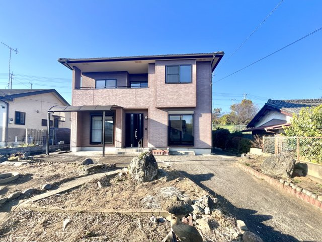 【中古戸建】太田市緑町の外観|■外観｜ここから始まる「日常」はご家族にとってかけがえのない時間となります。少しでも豊かに、快適に。