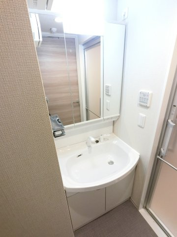 アーバンシャトー千葉中央の独立洗面台