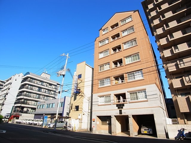 アネシスコート門口