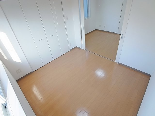 アネシスコート門口の内装|人気の高さがご理解頂けるかと思います。