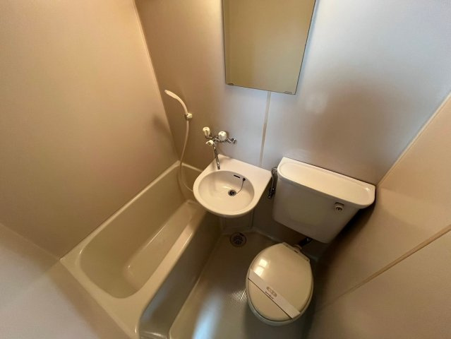 ファミール長田の浴室