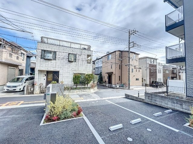 コモンセAの駐車場