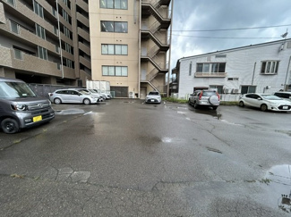 【駐車場】 | クロススクエア会津（旧ジブラルタ生命会津若松ビル） | 平置き駐車場