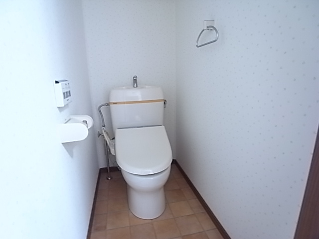 神戸市垂水区下畑町のアパートのトイレ