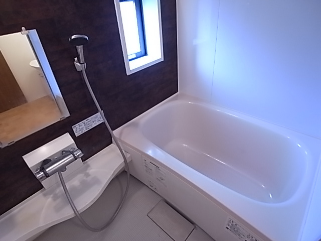 神戸市垂水区下畑町のアパートの浴室