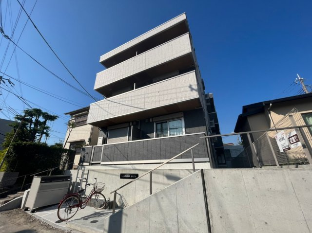 LAUREUS　KUGA（ローレウス陸）の外観