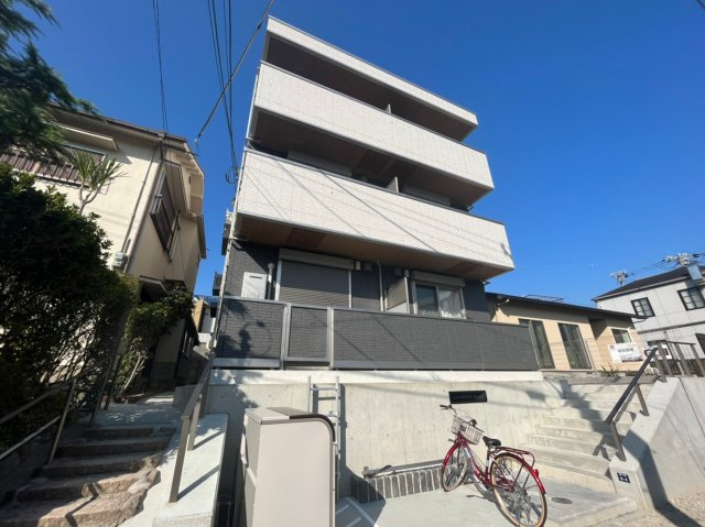 LAUREUS　KUGA（ローレウス陸）の外観