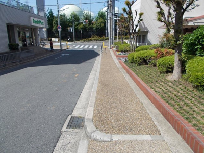 【周辺】 | 千里グランドコーポ | 前面道路