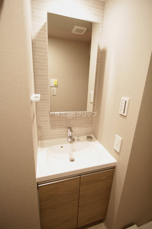 Le'a横濱阪東橋弐番館の独立洗面台