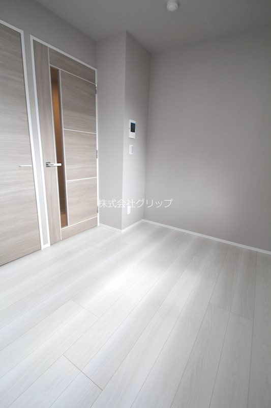 Le'a横濱阪東橋弐番館の洋室