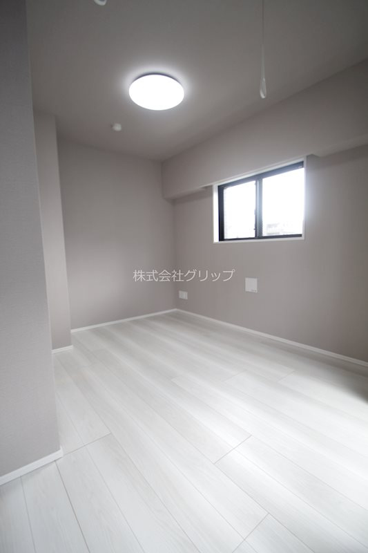 Le'a横濱阪東橋弐番館の洋室