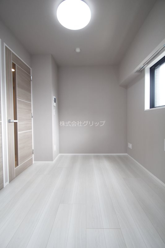 Le'a横濱阪東橋弐番館の居間・リビング