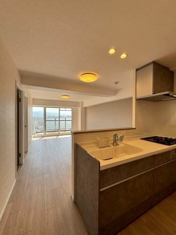 日光ハイツ香里第五の居間・リビング|2025年10月室内リフォーム済み！
4LDKと部屋数も多くご家族が多い方でも安心です！
