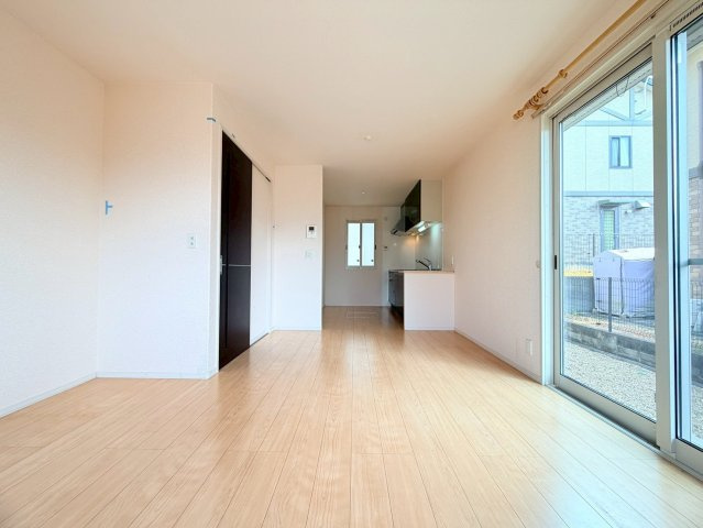 柚垣様戸建借家Ⅲの居間・リビング