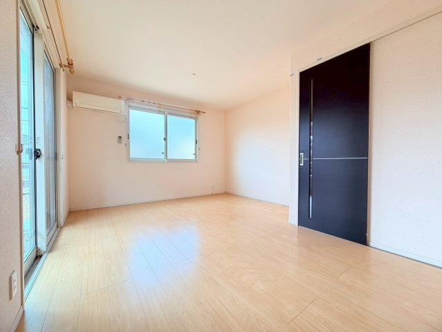 柚垣様戸建借家Ⅲの居間・リビング