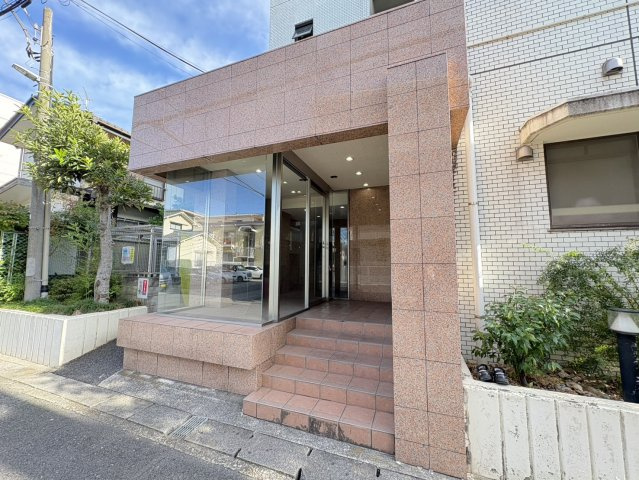 レジデンス富美浜のエントランス