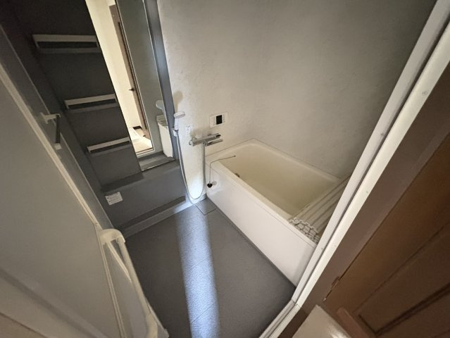 レジデンス富美浜の浴室